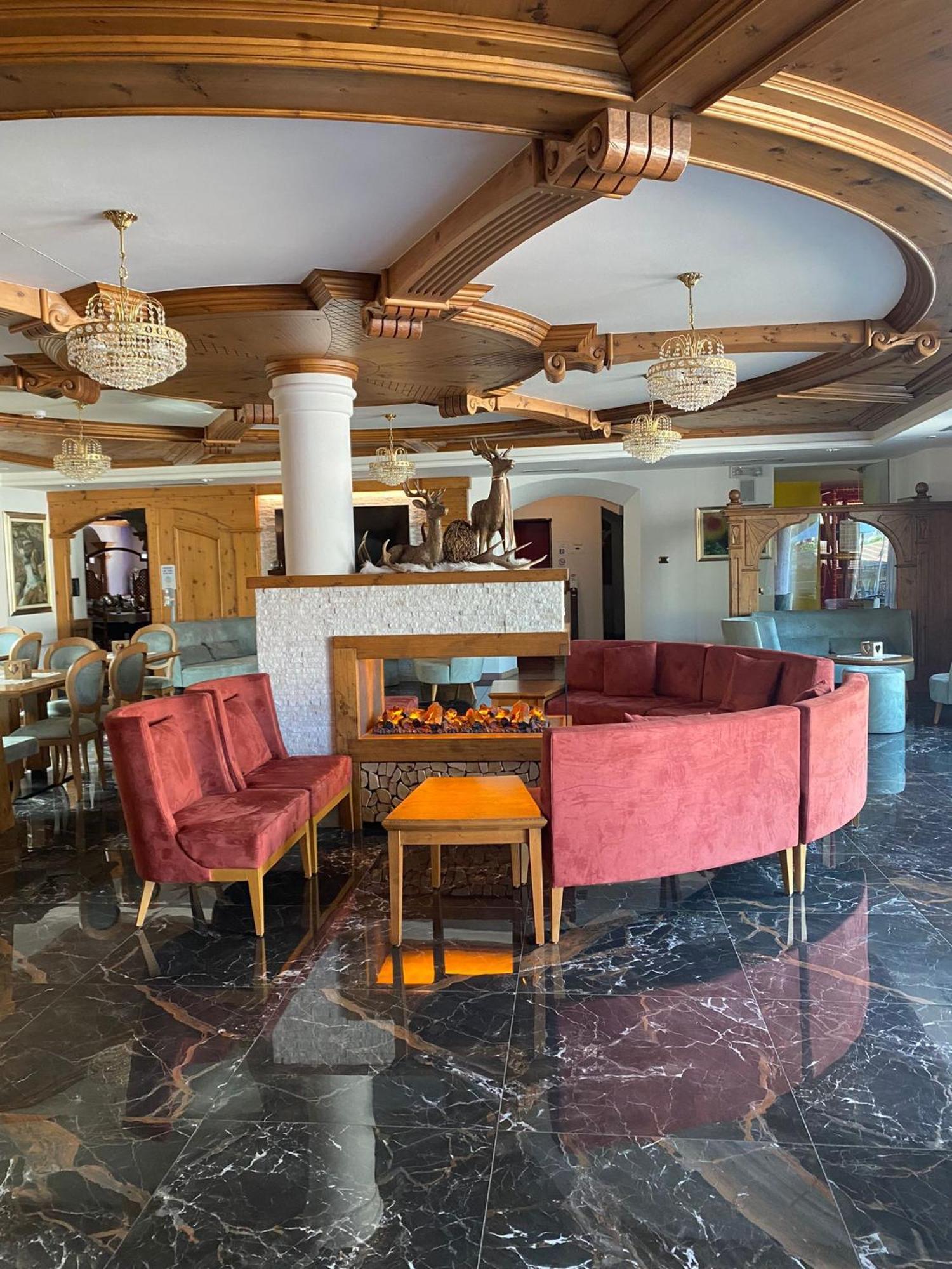 Family Hotel La Perla Fiera Di Primiero Ngoại thất bức ảnh
